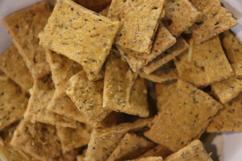 Biscuits Apéritifs Bio – DAO | Crackers Comté, Pizza, Sablés Parmesan Chia, Gressins – Vrac 200g